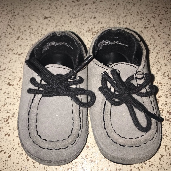 Gray Gymboree Baby Shoes Size 2C - Picture 1 of 4